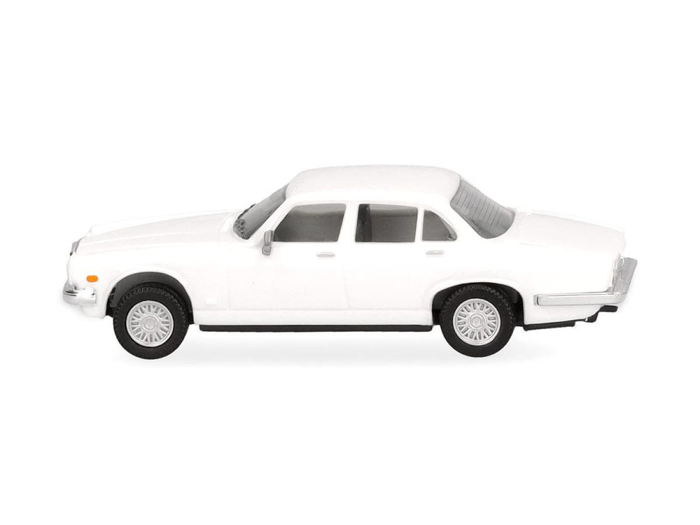 Herpa Jaguar XJ Series III White HA420587-002 HO Gauge