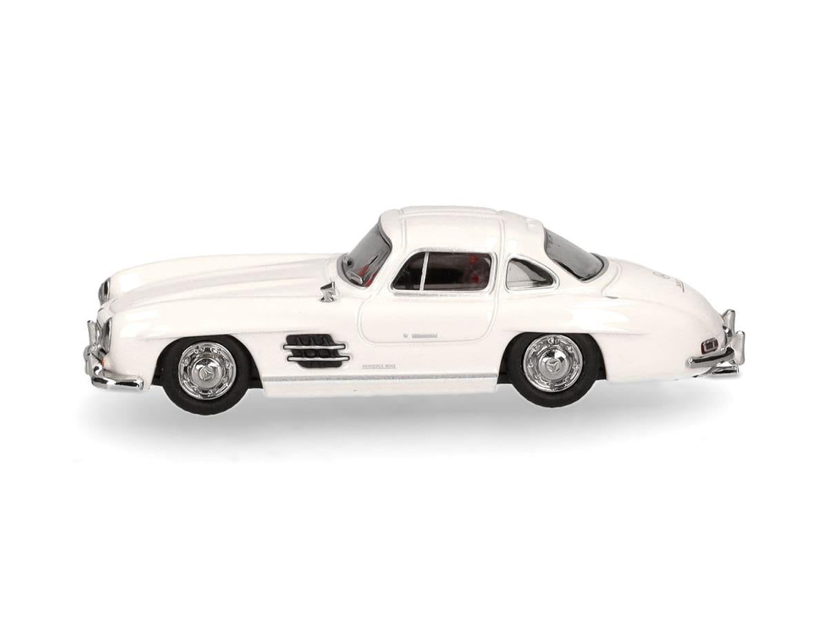 Herpa MB 300 SL Gull Winged Doors White HA421089-002 HO Gauge