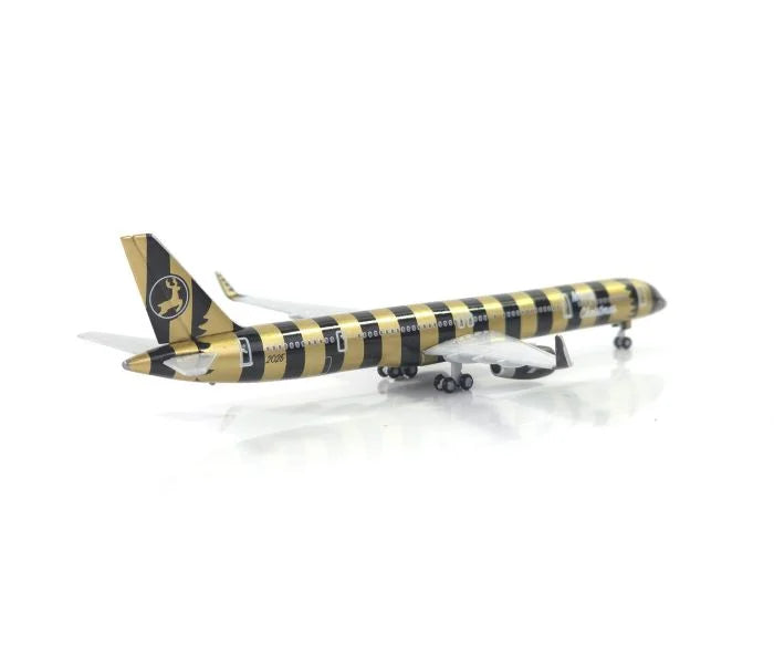 Herpa Wings Boeing 757-300 Merry Christmas 2025 Vixen (1:500) HA538671 1:500