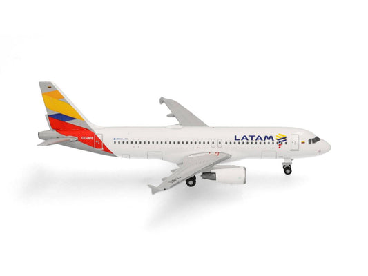 Herpa Wings Airbus A320 LATAM Airlines Chile CC-BFE (1:500) HA538855 1:500