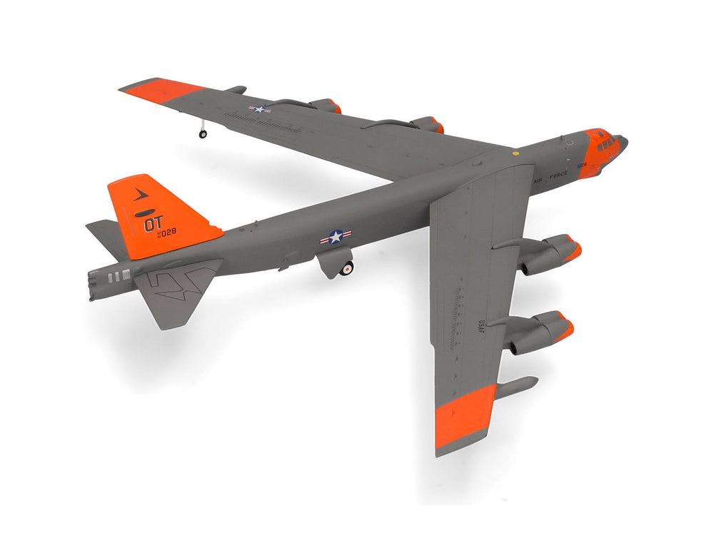 Herpa Wings Boeing B-52H Stratofortress US Air Force 61-0028 (1:200) HA573726