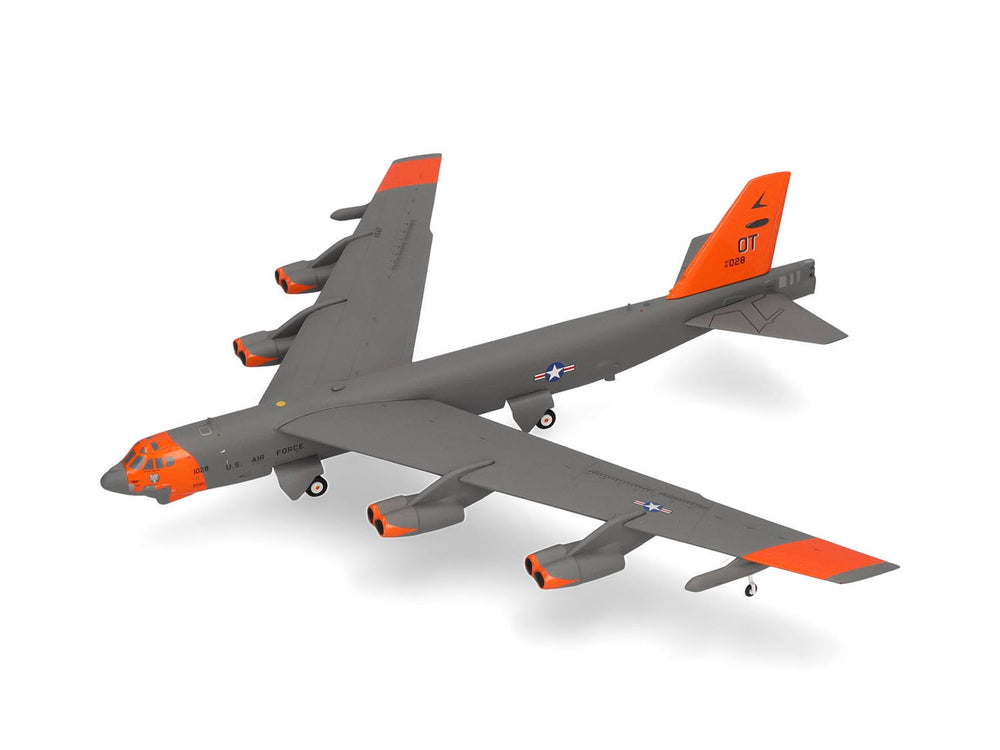 Herpa Wings Boeing B-52H Stratofortress US Air Force 61-0028 (1:200) HA573726