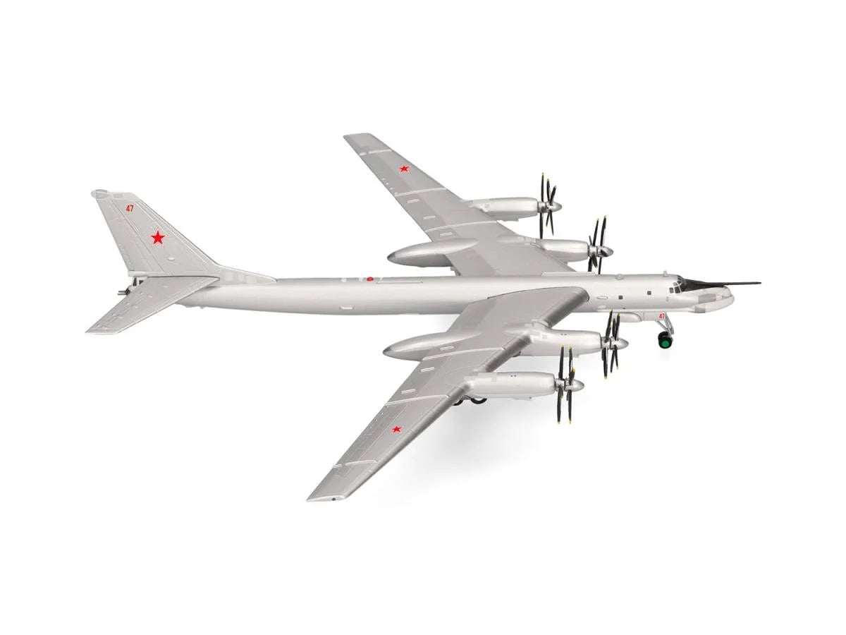 Herpa Wings Tupolev TU-95MS Soviet Air Forces SSR-47red (1:200) HA573832 1:200