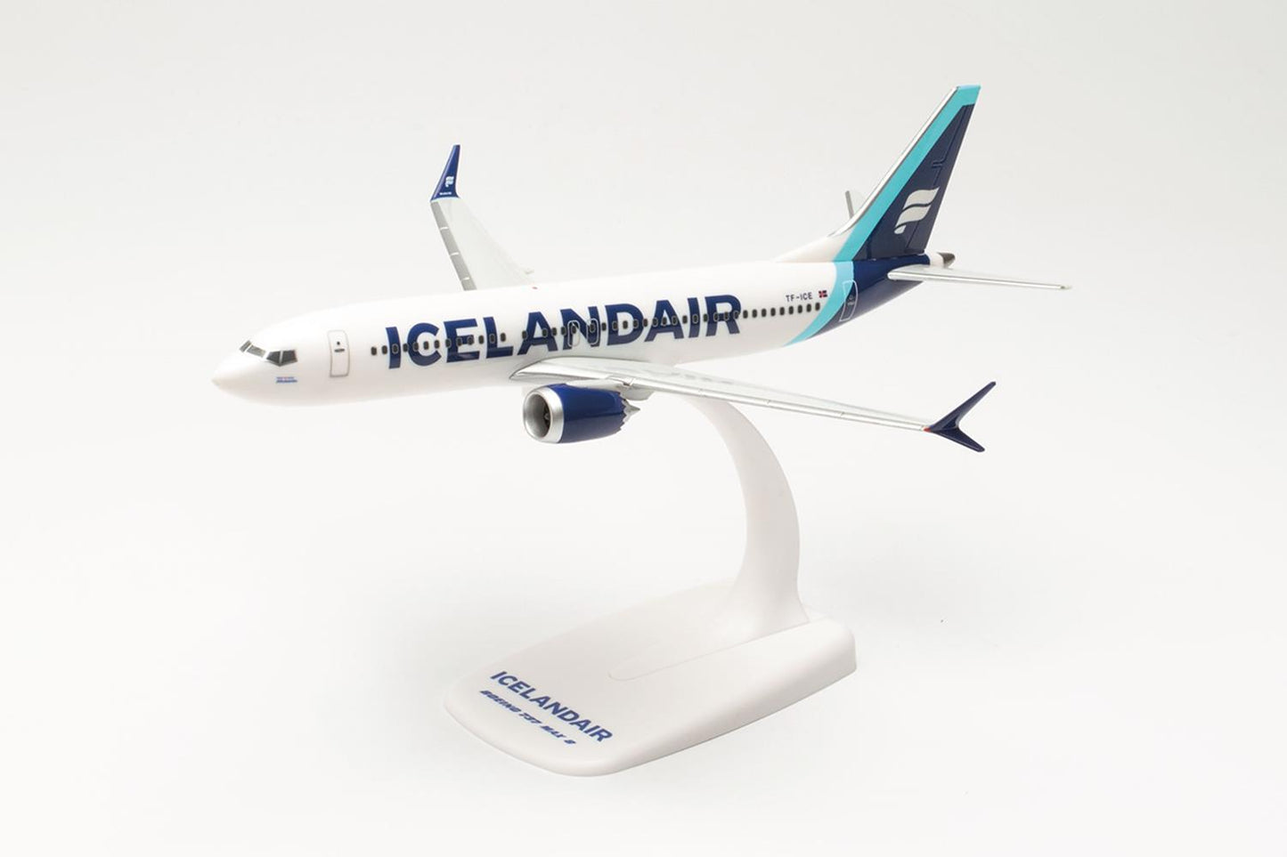 Herpa Wings Snapfit Boeing 737 Max 8 Icelandair TF-ICE 1:200 HA613743