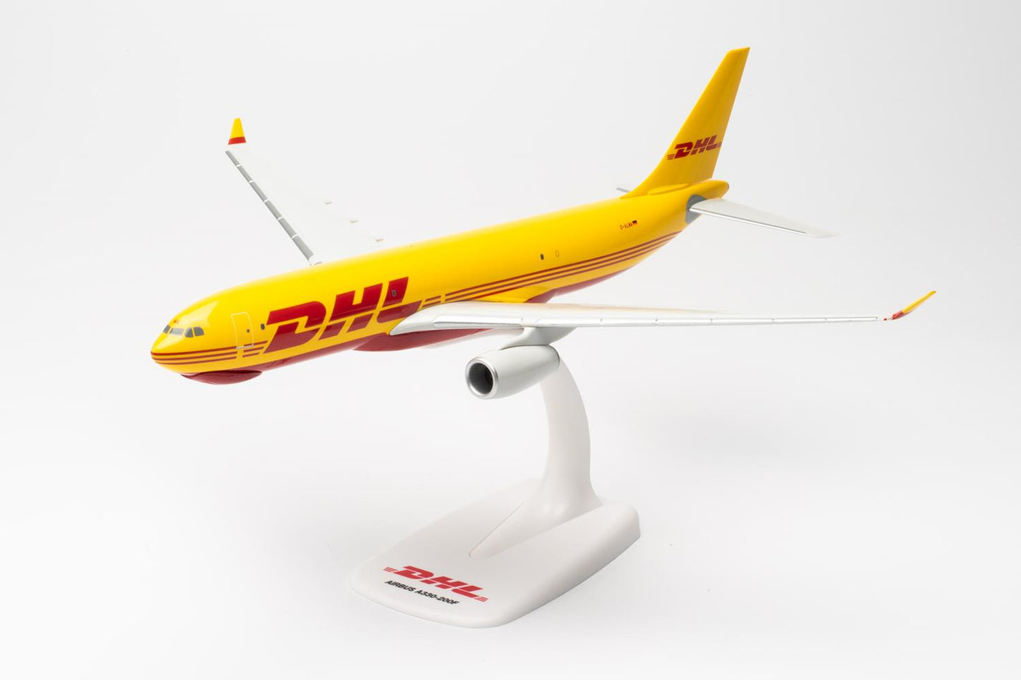 Herpa Snapfit Airbus A330-200F DHL Aviation (1:200) 1:200 614139