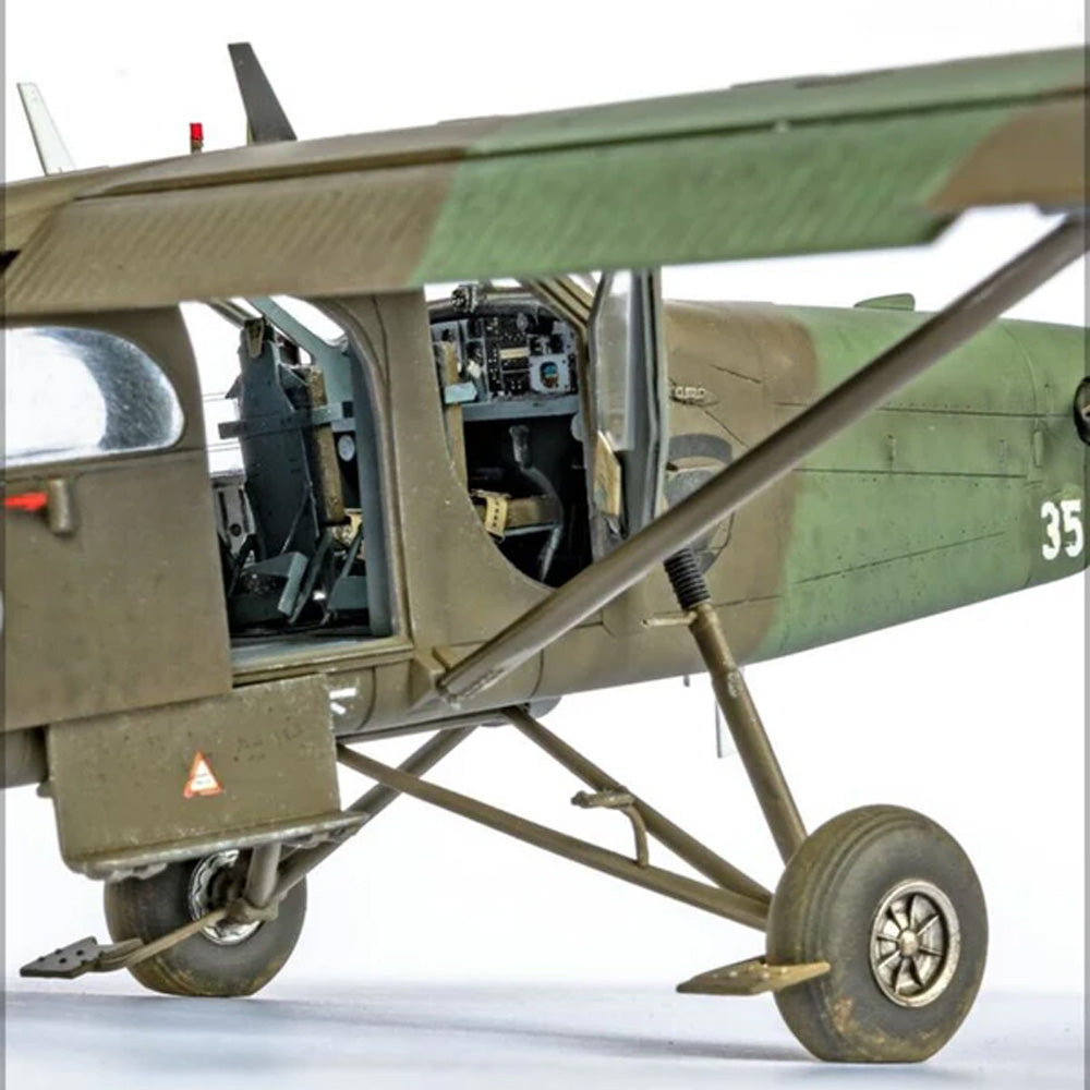 Heller 30410 Pilatus PC-6 B2/H2 Turbo Porter 1:48 Model Kit