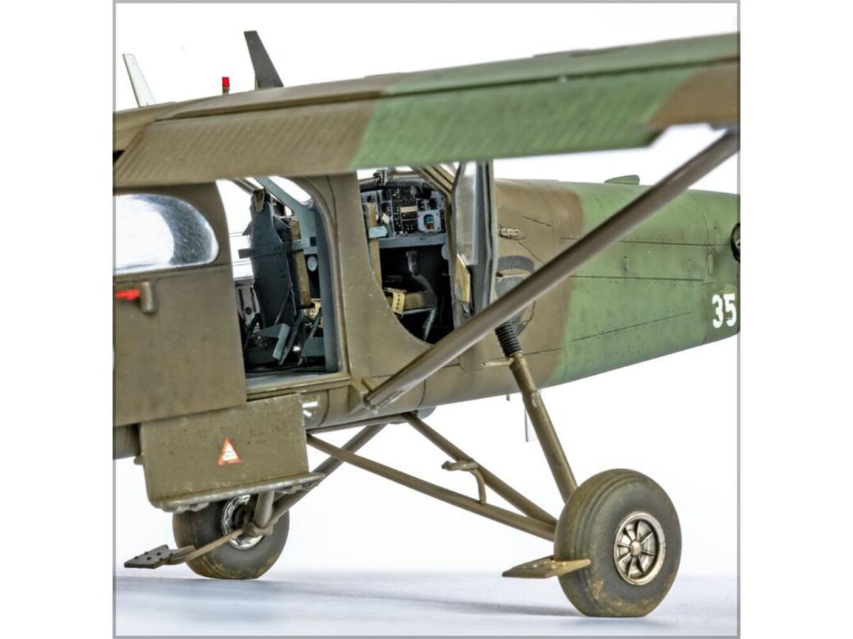 Heller 30410 Pilatus PC-6 B2/H2 Turbo Porter 1:48 Model Kit