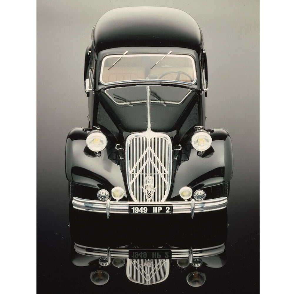 Heller 80799 Citroen 15 Six Traction Avant 1:8 Model Kit
