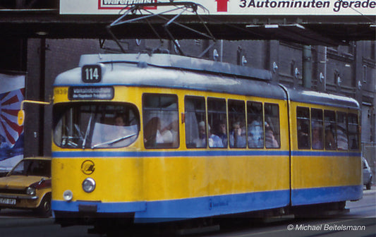 Arnold Duewag GT6 Essen Tram Yellow/Blue IV (DCC-Fitted) HIN2603D N Gauge