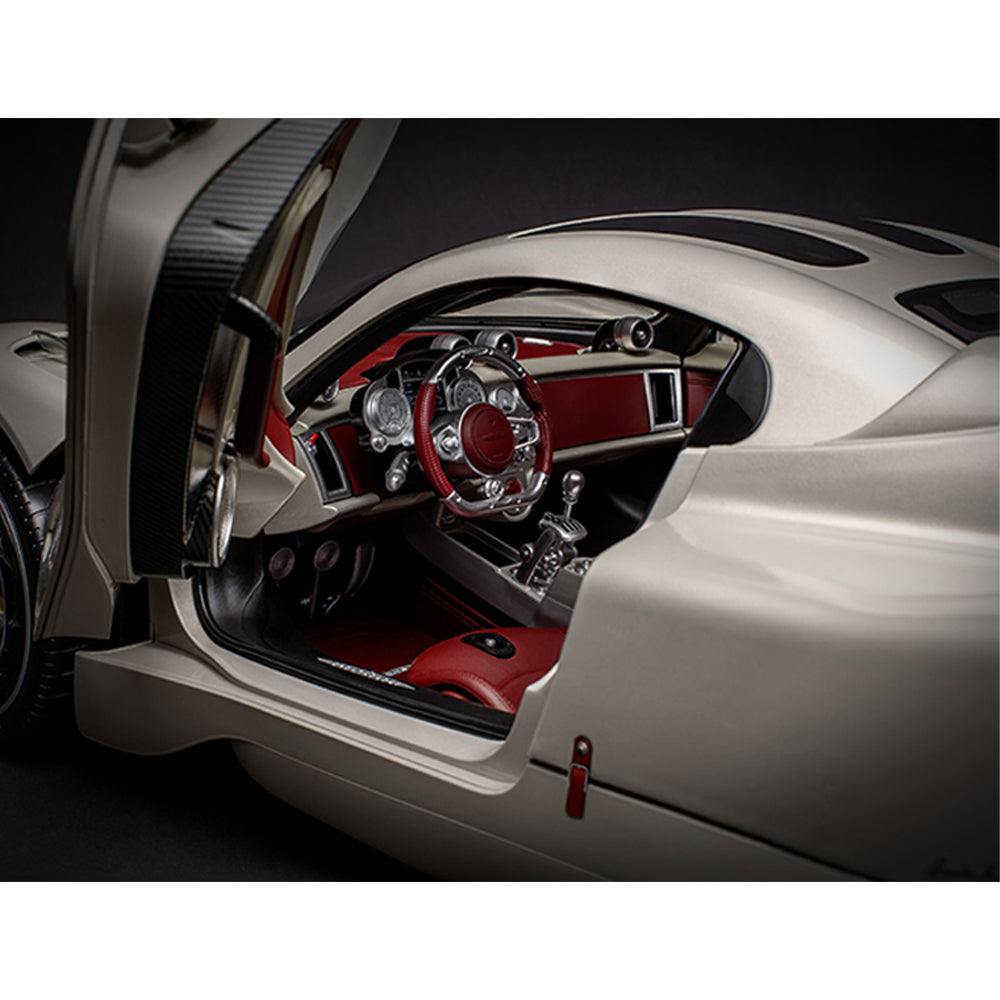 Pocher HK120 Pagani Utopia 1:8 Diecast Model Kit
