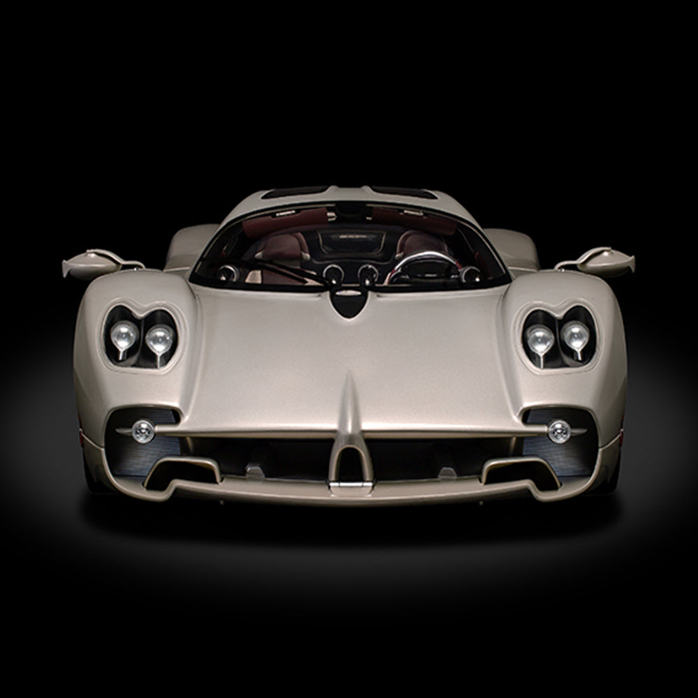 Pocher HK120 Pagani Utopia 1:8 Diecast Model Kit w/Pocher Display Case