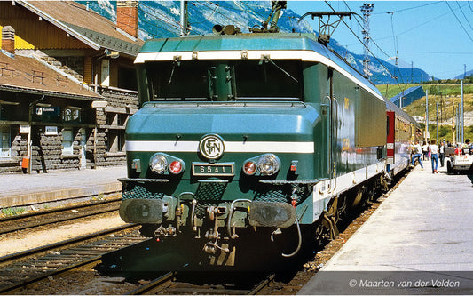 Arnold HN2587 SNCF, electric locomotive CC 6541, green "Maurienne" livery, white inscriptions, ep. IV N Gauge