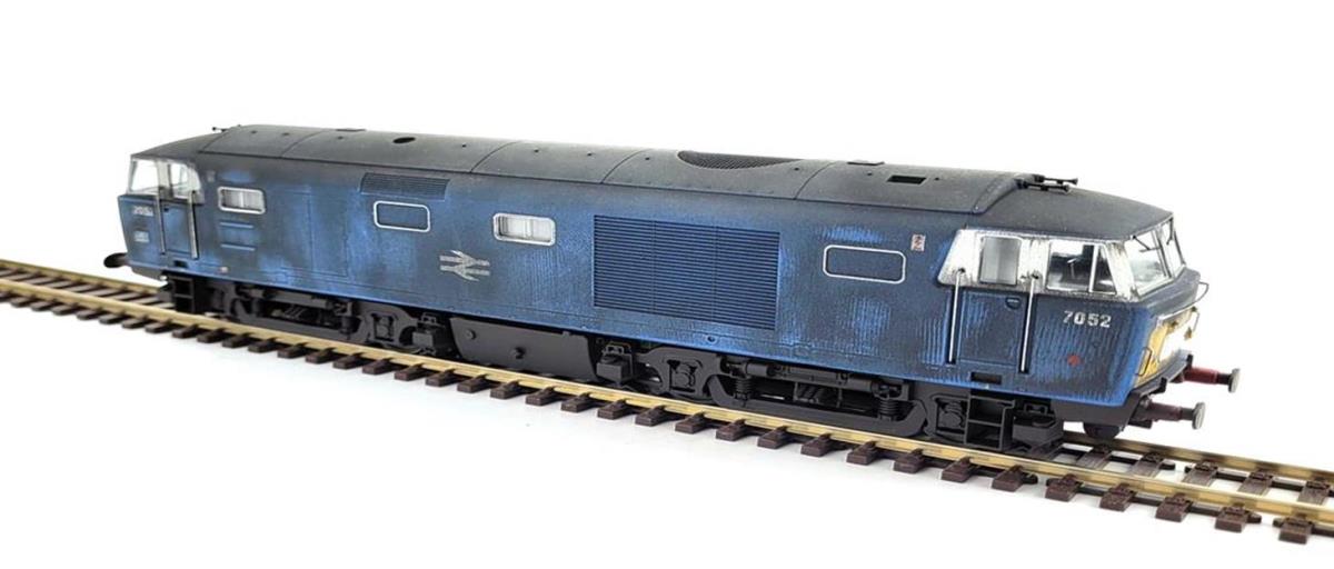 Heljan 3534  Class 35 7052 BR Blue Small Yellow Panels Faded/Weathered OO Gauge
