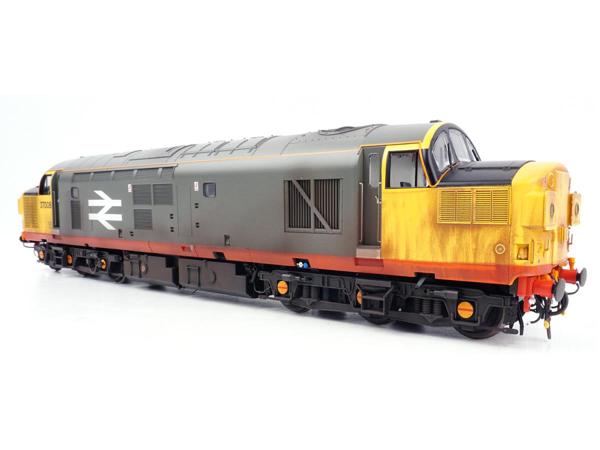 Heljan 3728  Class 37 008 BR Railfreight Red Stripe Weathered O Gauge