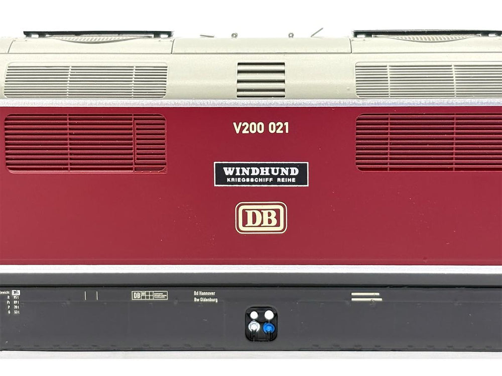 Heljan Class 42 V200 021 Winhund DB Livery HN4244 OO Gauge