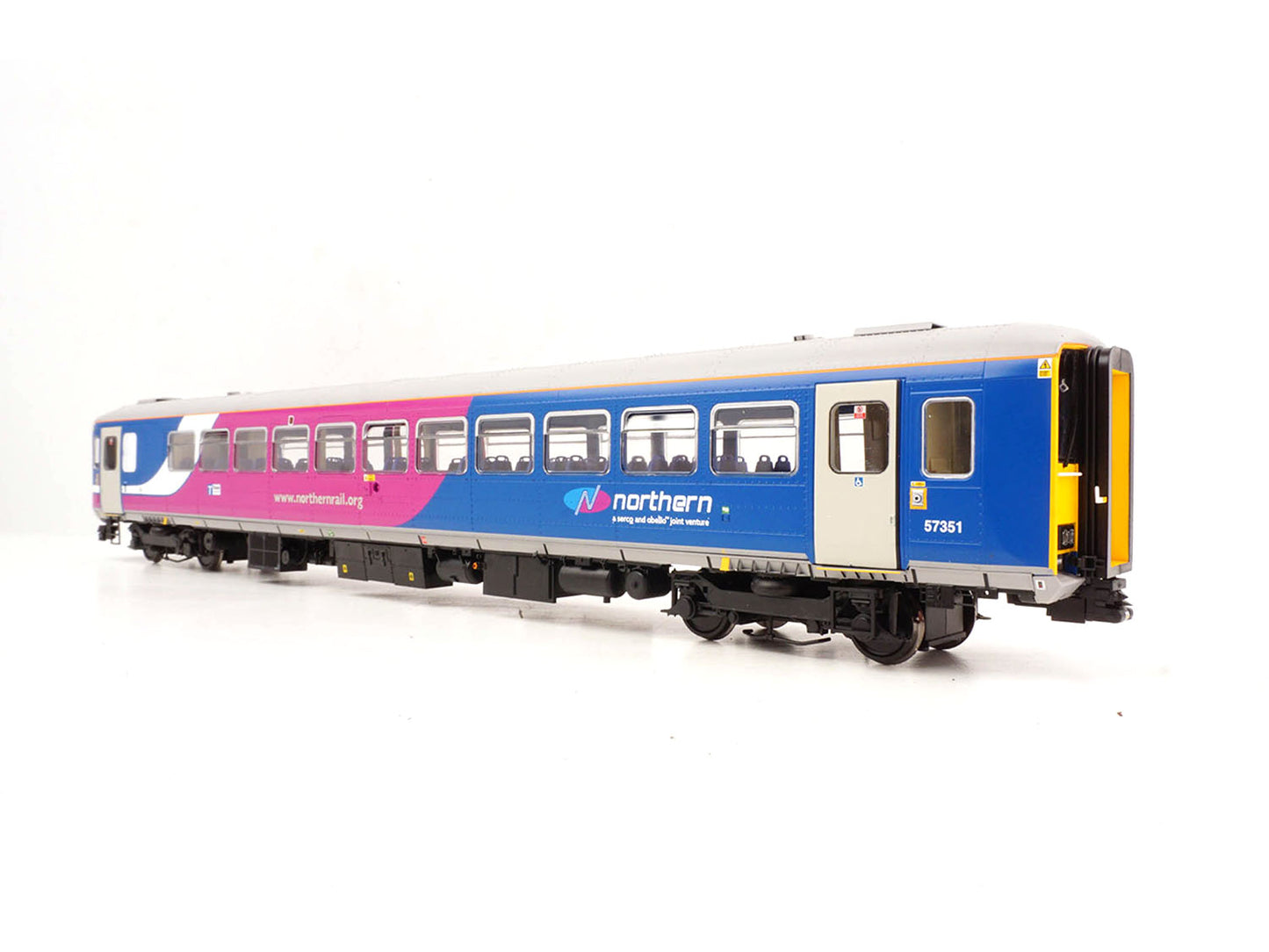 Heljan Class 153 351 Northern HN53251 O Gauge