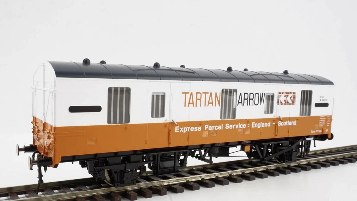 Heljan 9408  Mk1 CCT M94170 BR Tartan Arrow Red/White O Gauge