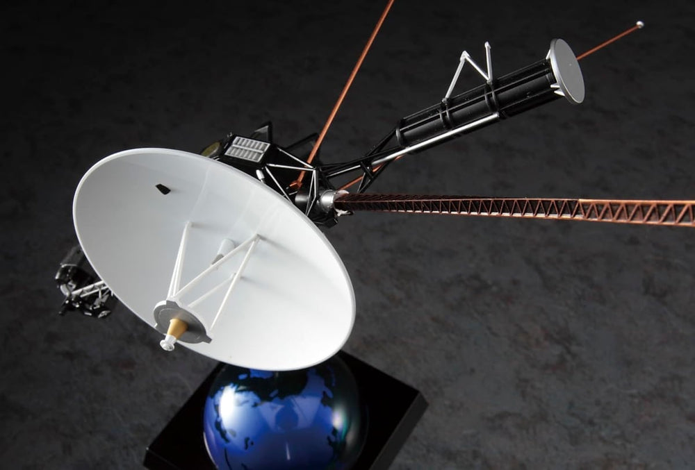 Hasegawa HSP635 Unmanned SpaceProbe Voyager W/Mission EmblemPatch 1:48 Model Kit