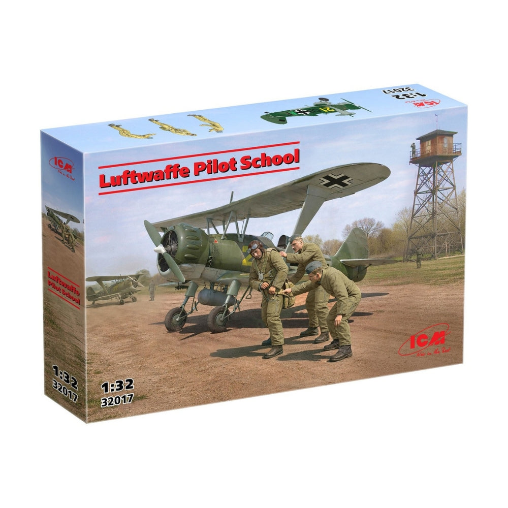 ICM 32017 Luftwaffe Pilot School 1:32 Model Kit