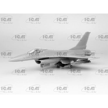 ICM 72146 F-16AM with GBU-39 Bombs Ukrainian Air Force 1:72 Model Kit