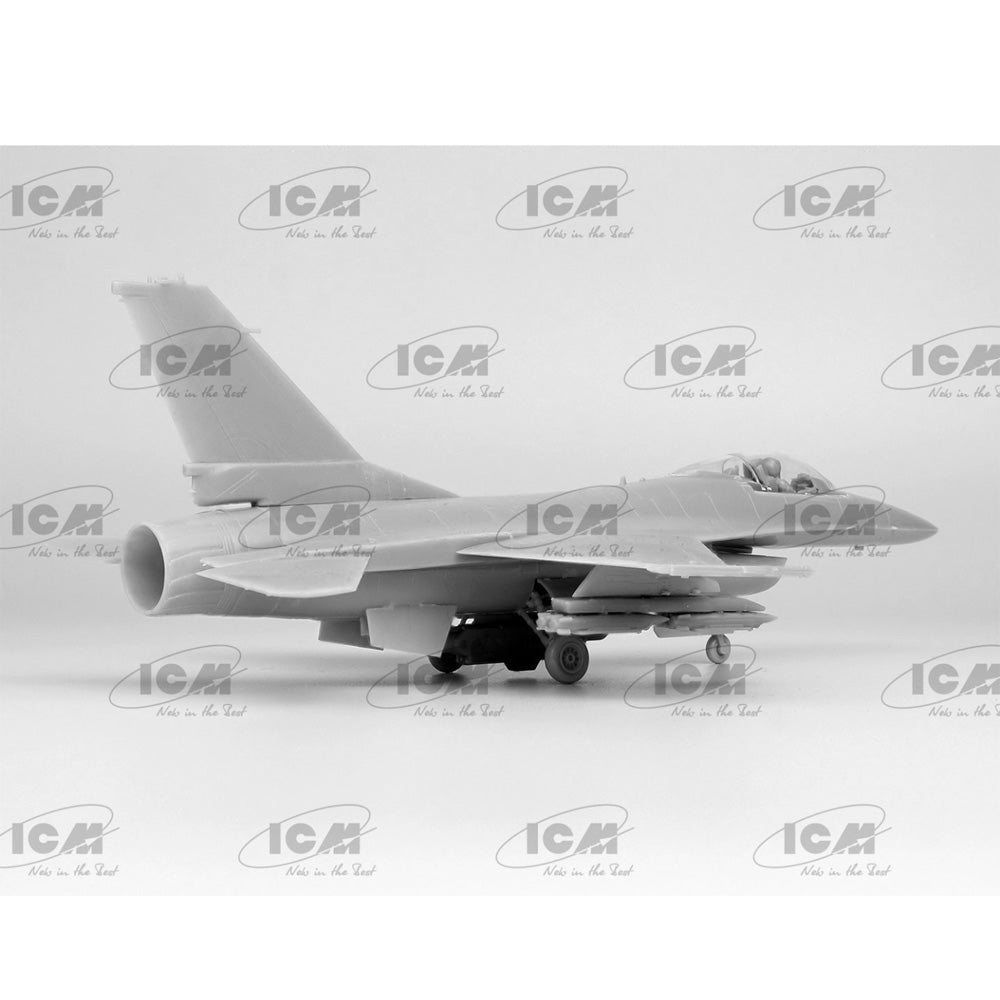 ICM 72146 F-16AM with GBU-39 Bombs Ukrainian Air Force 1:72 Model Kit