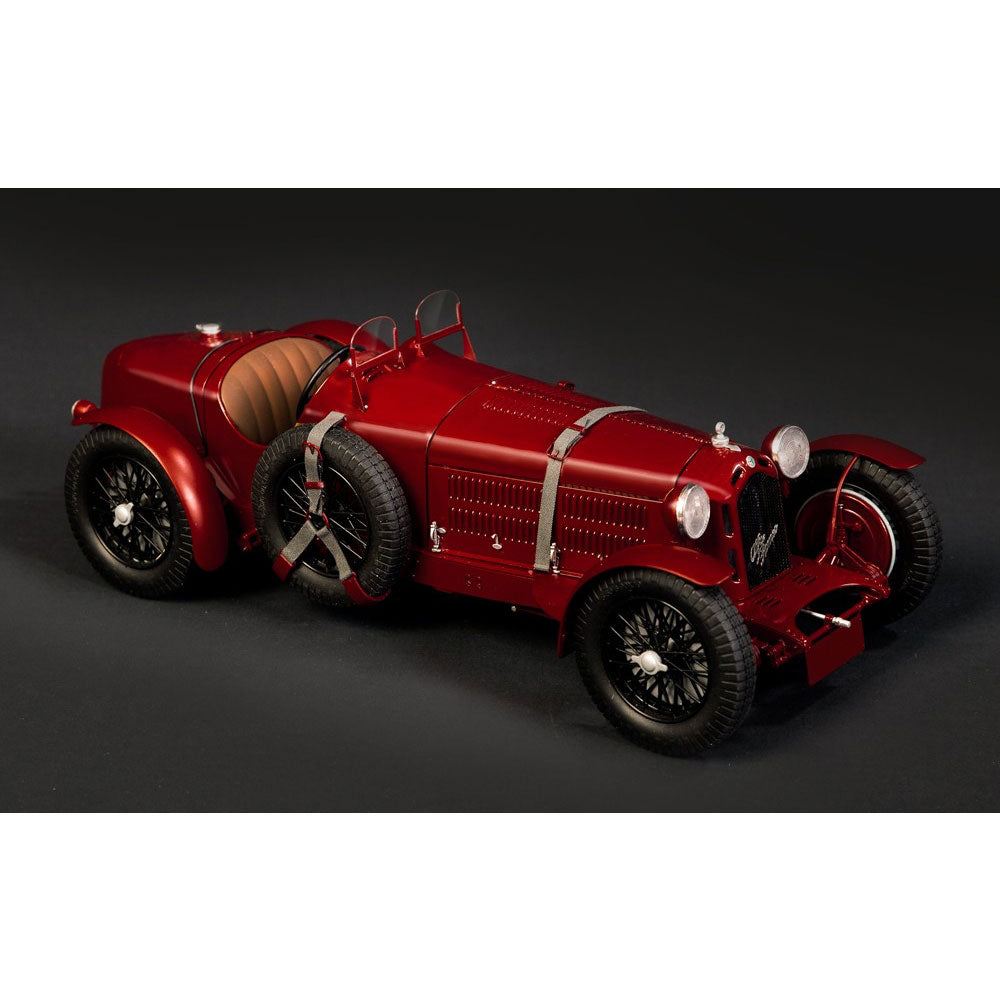 Italeri 4708 Alfa Romeo 8C  2300 Roadster (1931 -33) 1:12 Plastic Model Car Kit