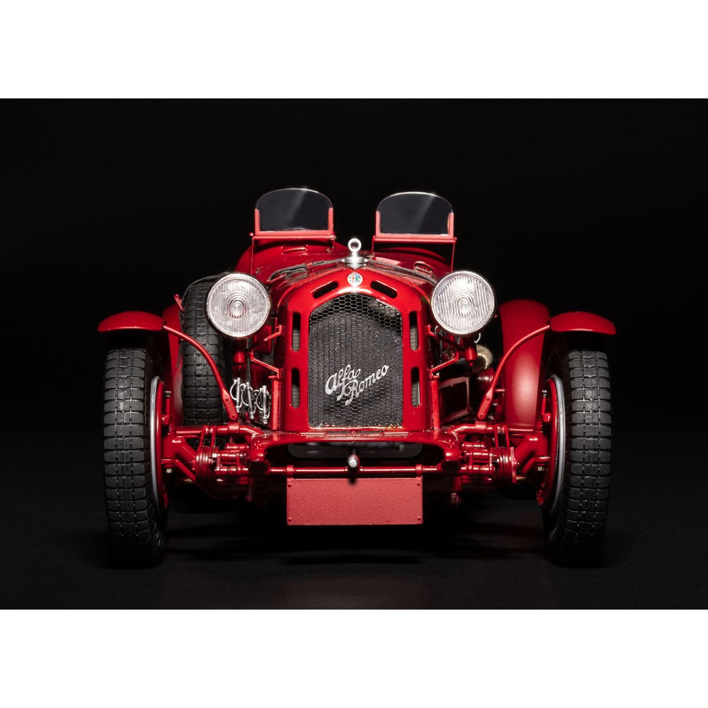 Italeri 4708 Alfa Romeo 8C  2300 Roadster (1931 -33) 1:12 Plastic Model Car Kit