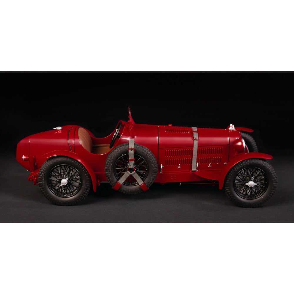 Italeri 4708 Alfa Romeo 8C  2300 Roadster (1931 -33) 1:12 Plastic Model Car Kit