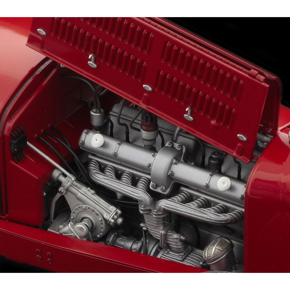 Italeri 4708 Alfa Romeo 8C  2300 Roadster (1931 -33) 1:12 Plastic Model Car Kit