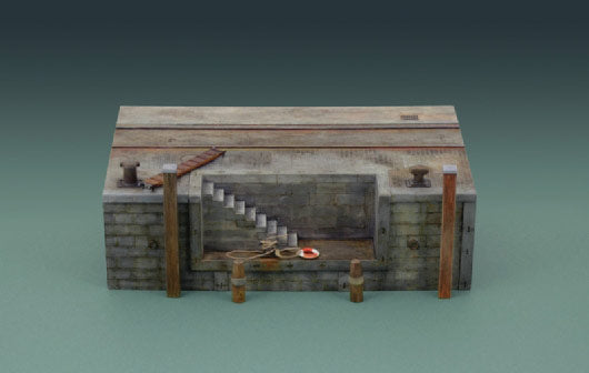 ITALERI Dock With Stairs 5615 1:35 Military Vehicle Model Kit