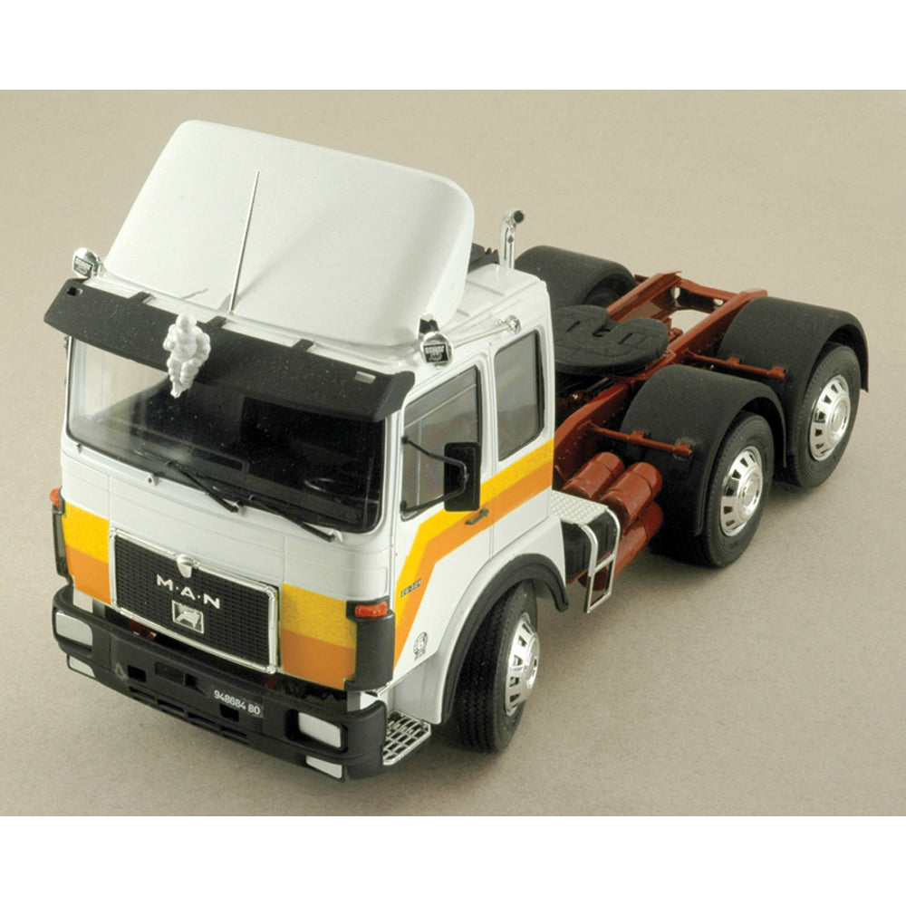 Italeri 756 MAN 26.321 Formel Six 1:24  Truck Model Kit