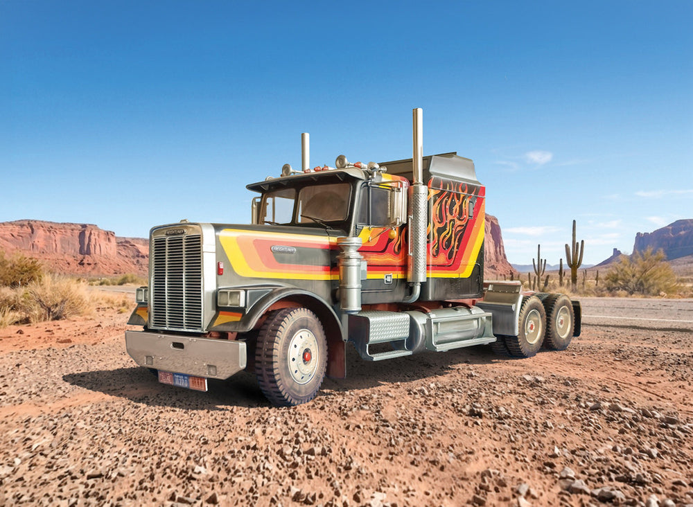 Italeri 90785 Freightliner Aerodyne Truck 1:24 Model Kit