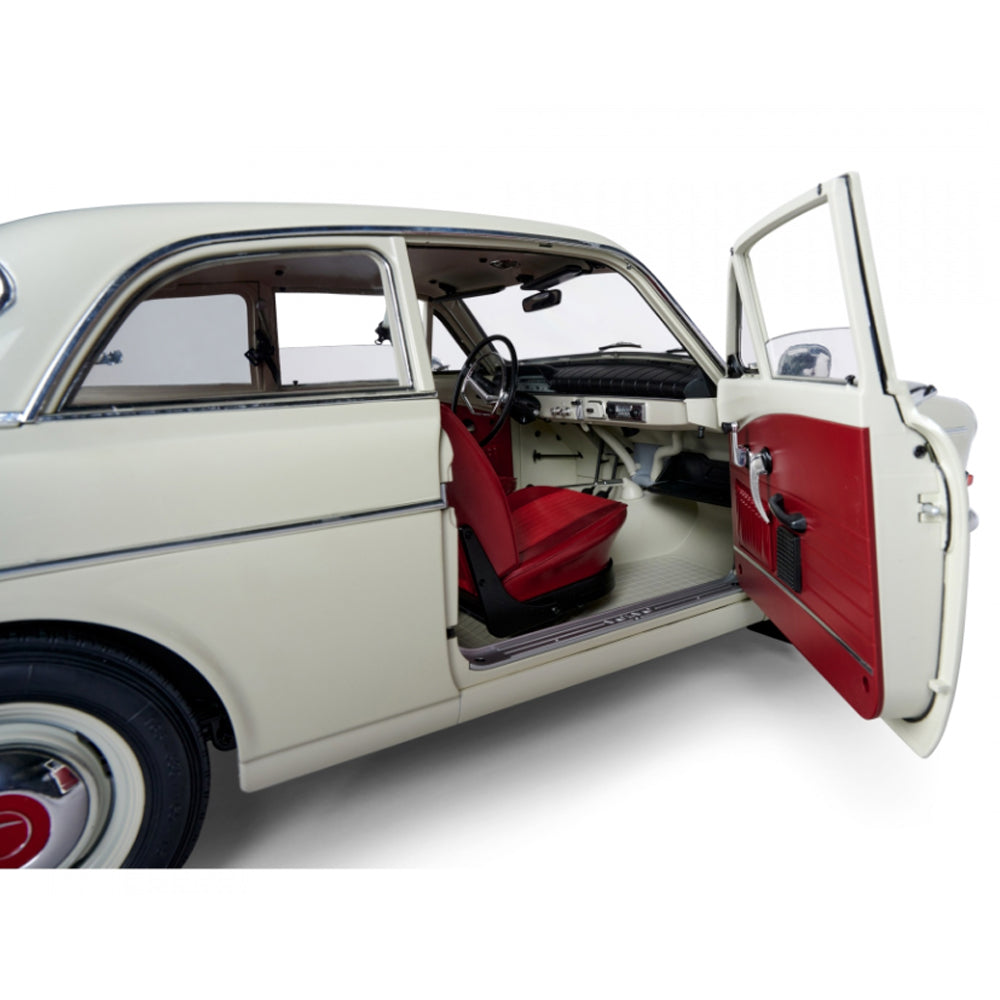 IXO Full Kit: Volvo Amazon 122S 1:8 Metal Model Kit