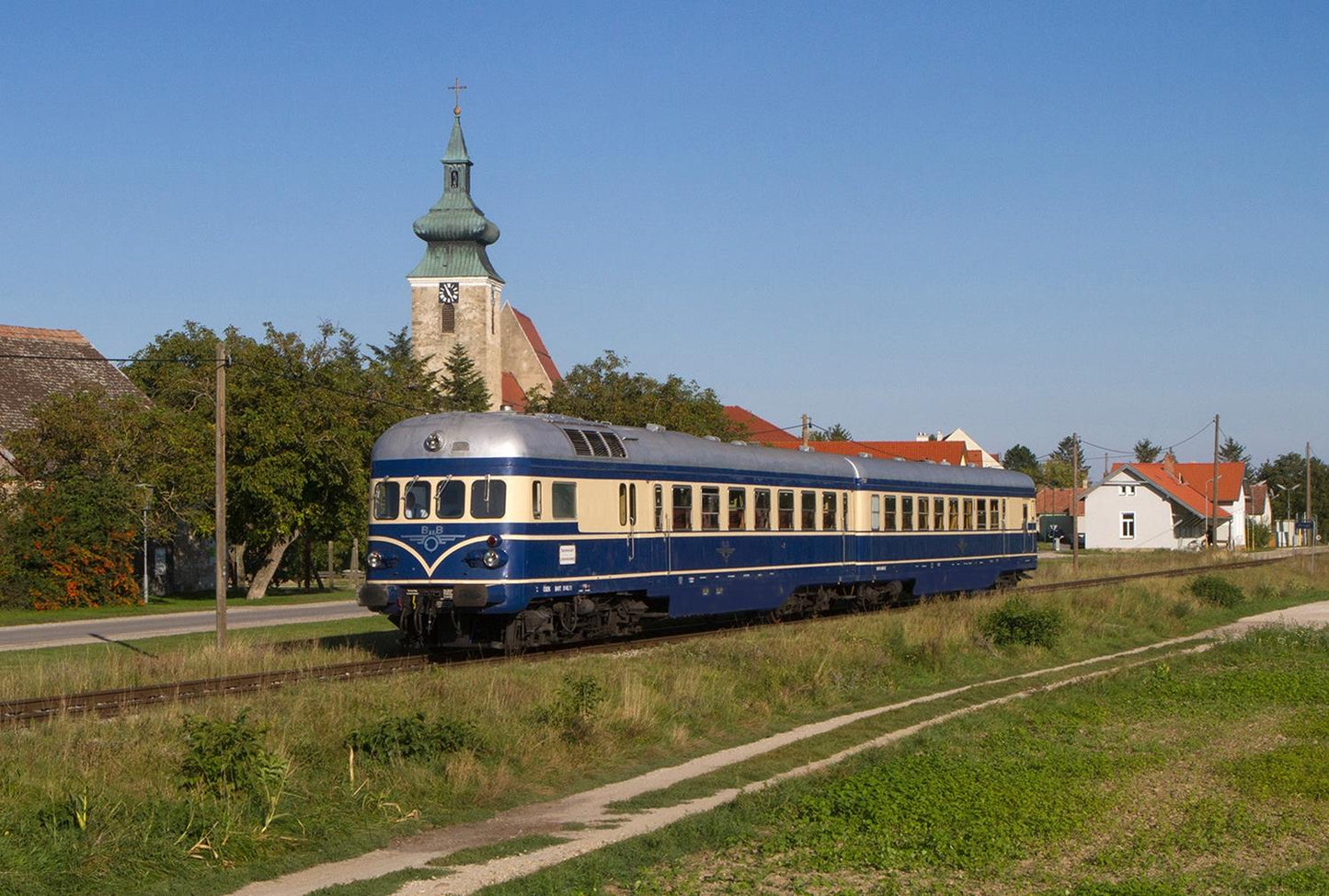 Jagerndorfer OBB Rh5145 6645 2 Car DMU III (DCC-Sound) JC25102 HO Gauge