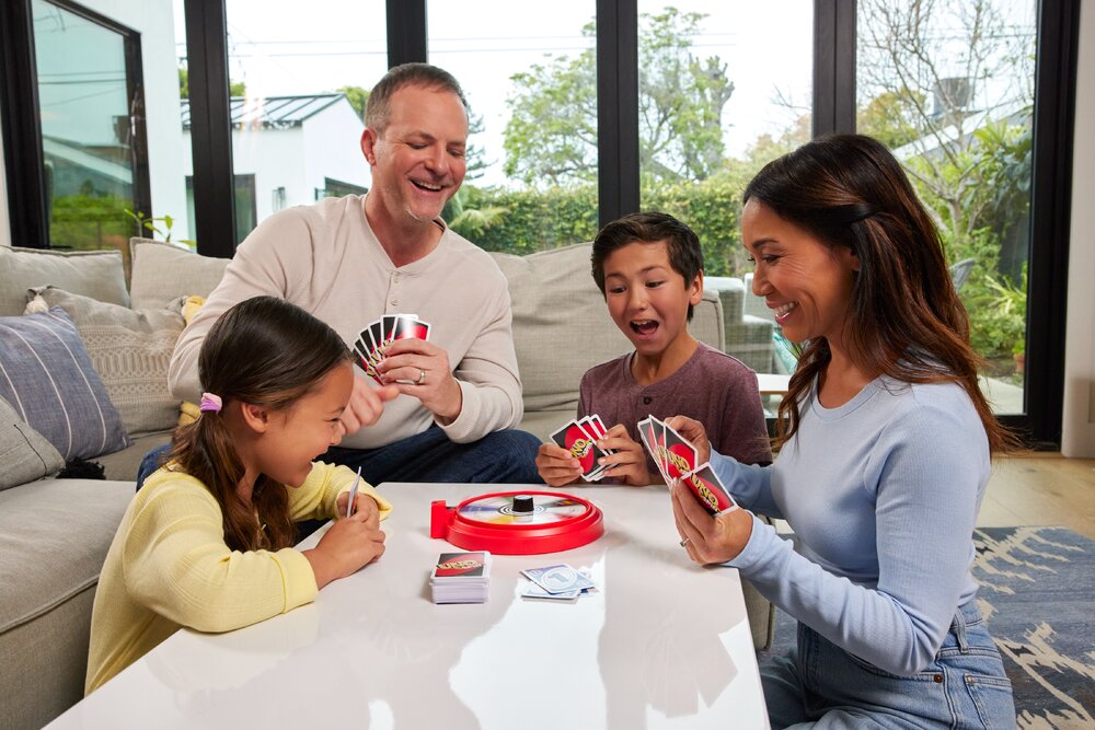UNO Spin Card Game Mattel