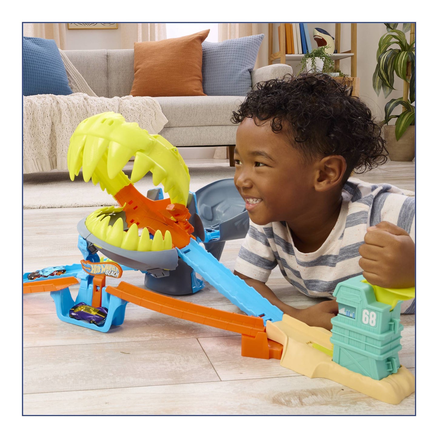 Hot Wheels City SharkChomp Beach Playset w/1:64 Die-Cast Car Age 4+ Mattel JHL96