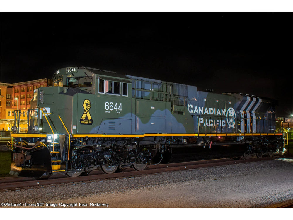Kato SD70ACU Diesel CP Military Heritage 6644 D-Day K176-8540 N Gauge