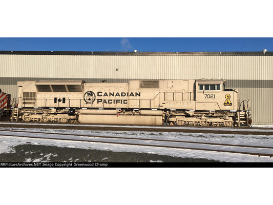 Kato SD70ACU Diesel CP Military Heritage 7021 Beige K176-8542 N Gauge