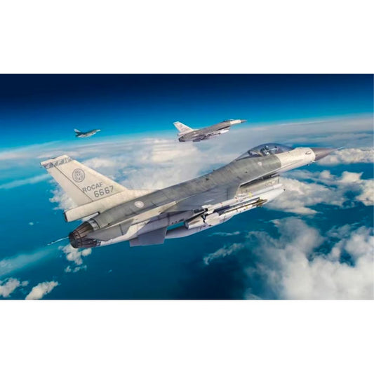 Kinetic 48101 F-16V ROCAF Single Seater Viper 1:48 Model Kit