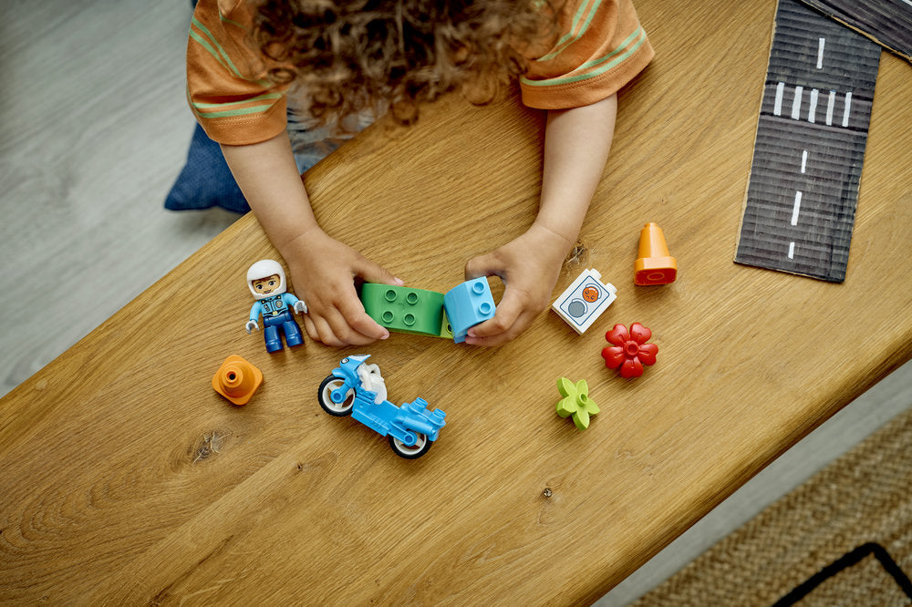 LEGO DUPLO Town 10471 Blue Police Motorcycle Age 2+ 11pcs