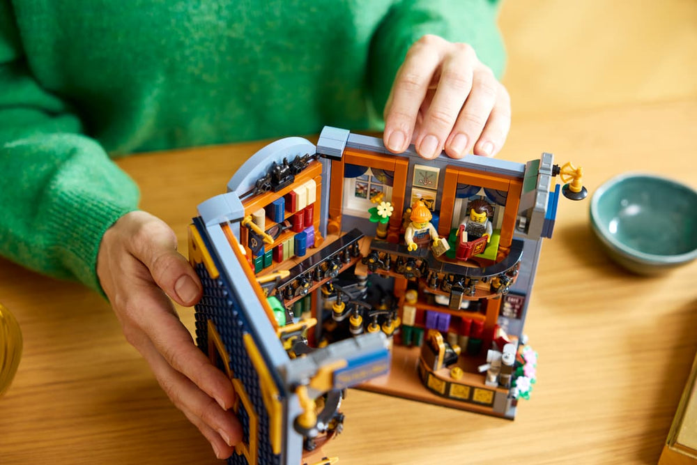 LEGO Icons 11379 Bookstore: Book Nook Age 18+ 1690pcs