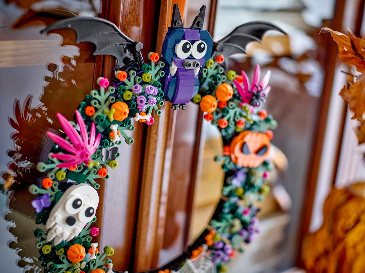 LEGO Iconic 40825 Halloween Wreath Age 12+ 617pcs
