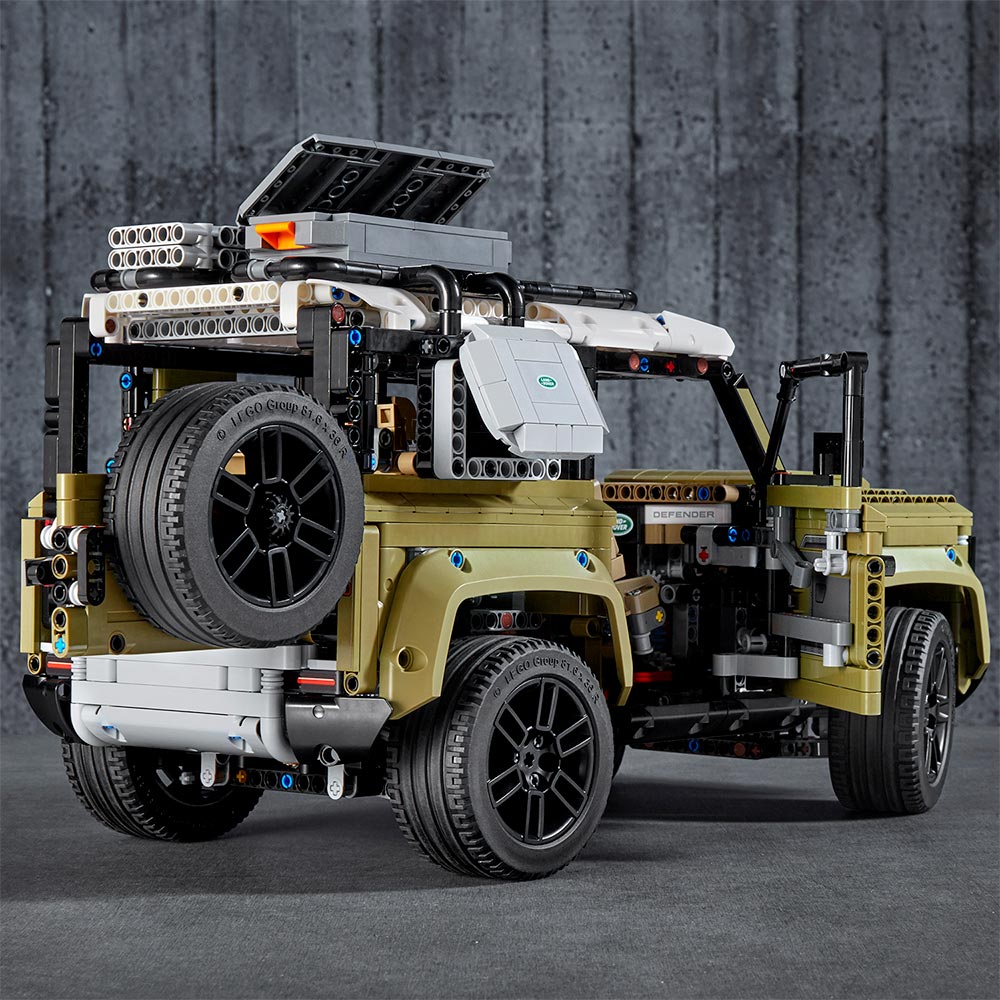 LEGO Technic 42110 Land Rover Defender Age 11+ 2573pcs