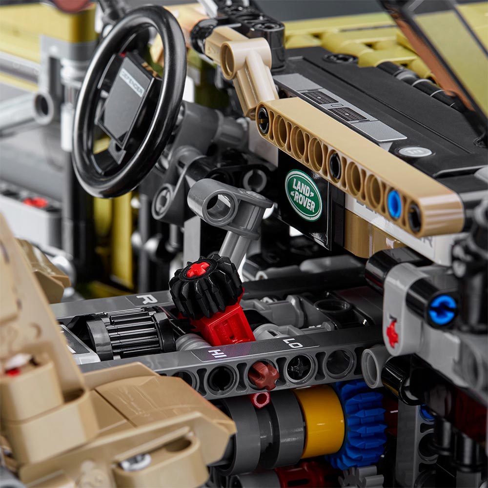 LEGO Technic 42110 Land Rover Defender Age 11+ 2573pcs