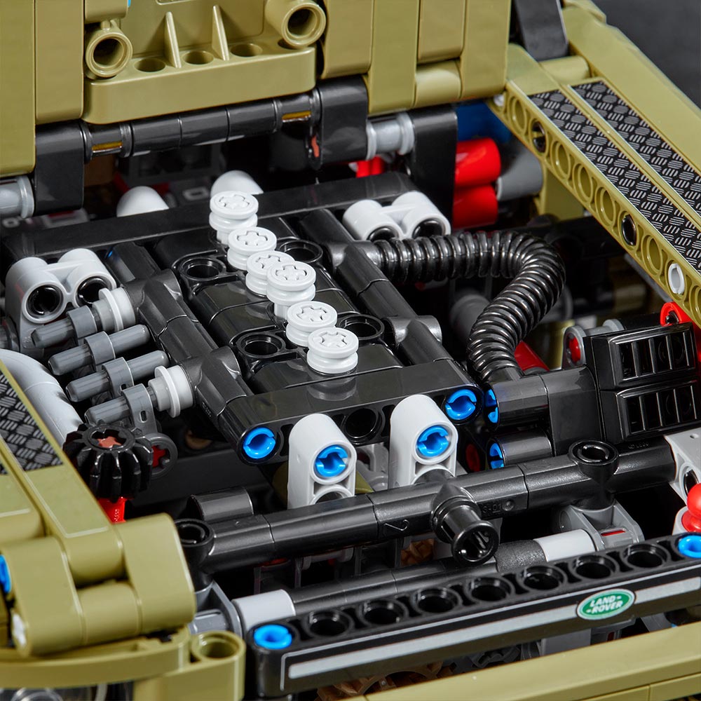LEGO Technic 42110 Land Rover Defender Age 11+ 2573pcs