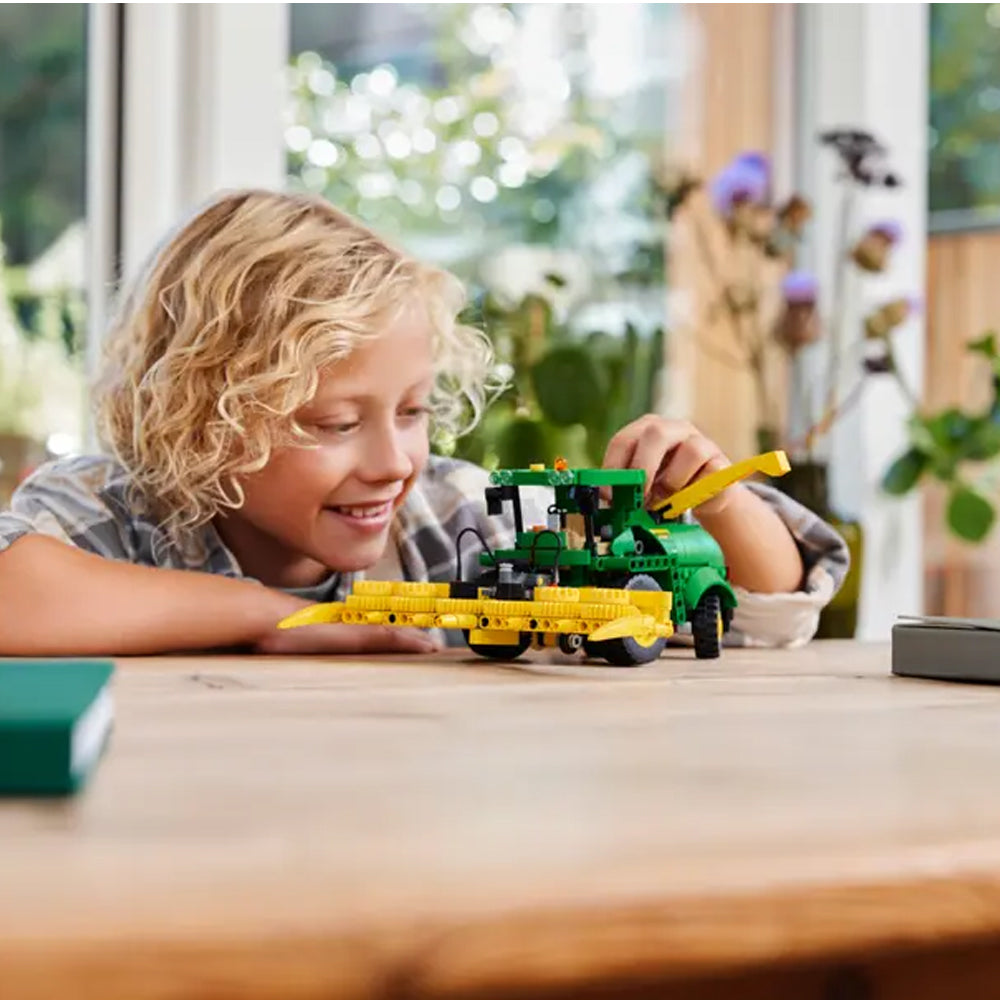 LEGO Technic 42168 John Deere 9700 Forage Harvester Age 9+ 559pcs