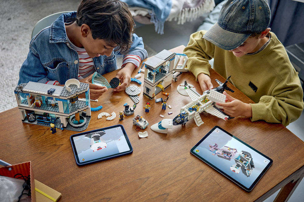 LEGO City 60502 Airport with Airplane Age 8+ 887pcs