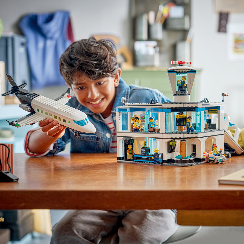 LEGO City 60502 Airport with Airplane Age 8+ 887pcs