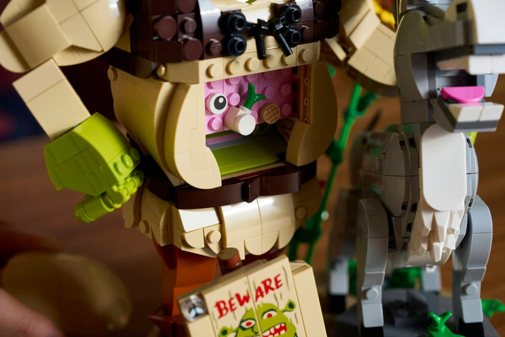 LEGO Shrek 72423 Shrek, Donkey & Puss in Boots Age 18+ 1403pcs