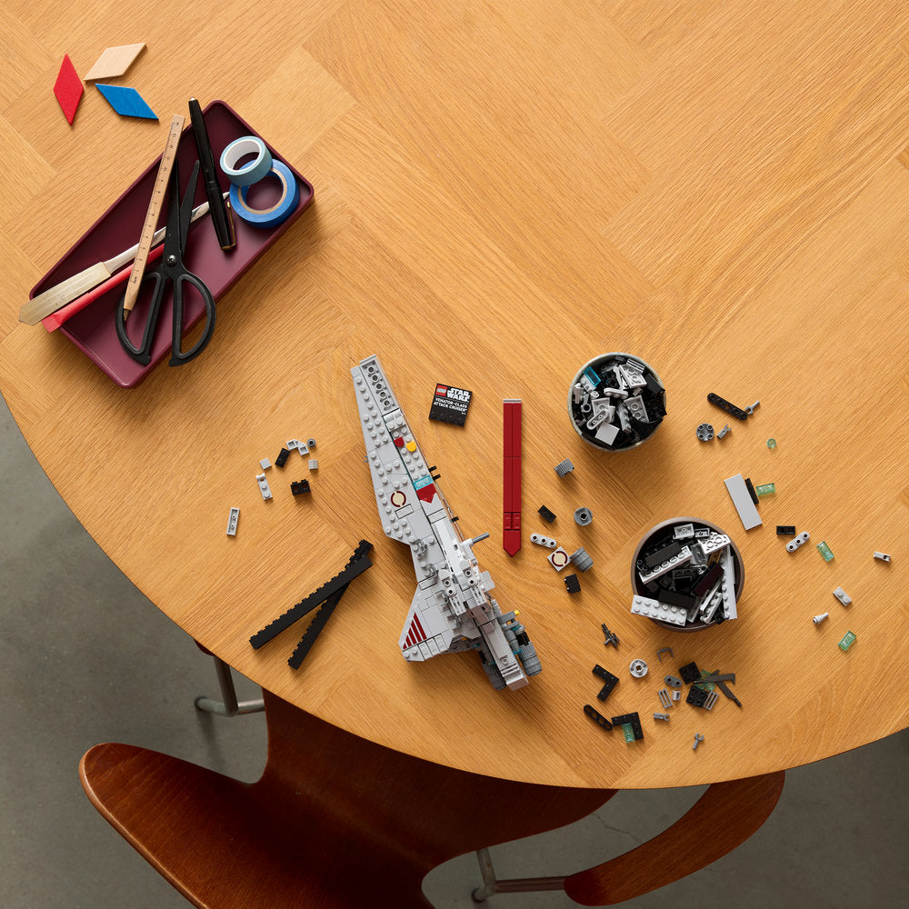 LEGO Star Wars 75441 Venator-Class Attack Cruiser Age 18+ 643pcs